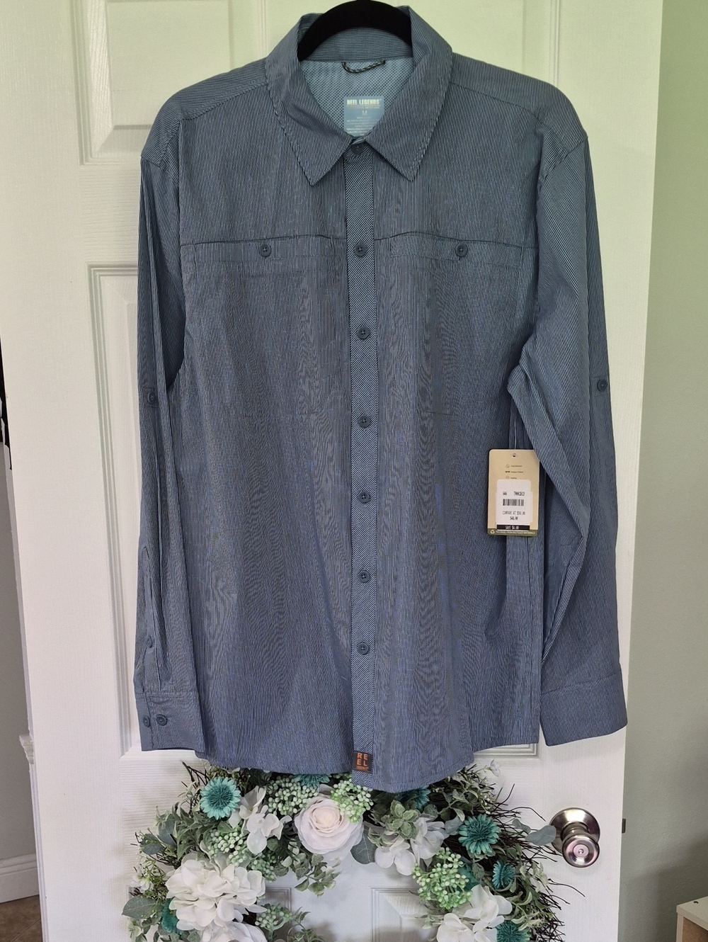 NWT Reel Legends Men's Heathered Blue Button-Down Shirt Medium